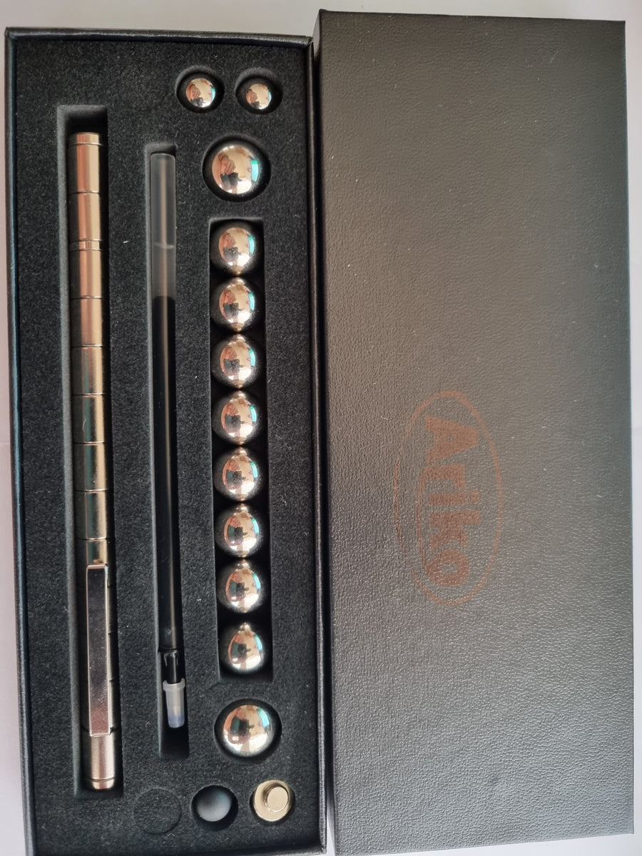 Ariko Magnetische Magische Pen - Ontstressende Gadget - Leuke Figuurtjes Maken - Tips voor op Tablet of telefoon te tekenen - 13 Magneten