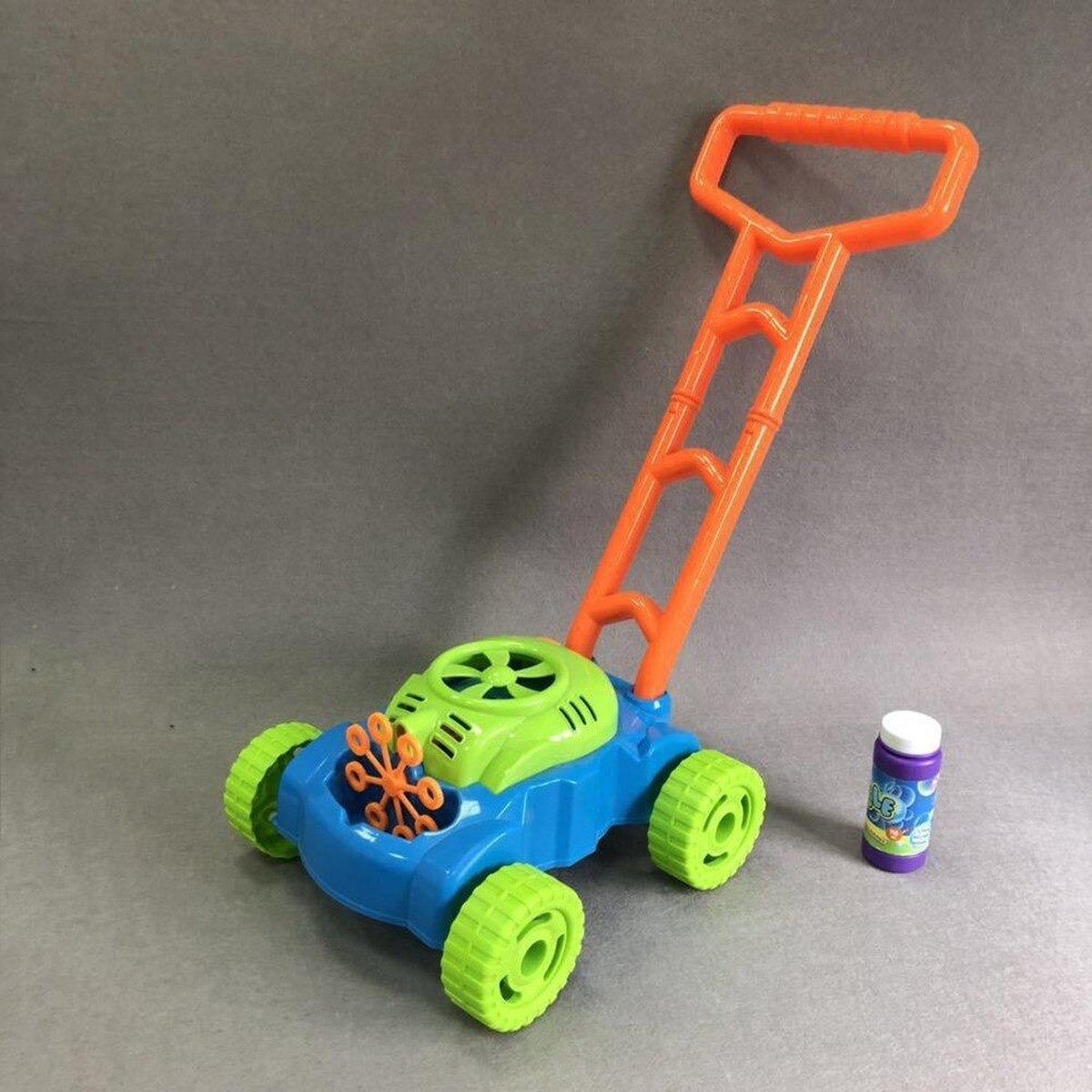 Ariko Loopwagen Grasmaaier met bellenblaas | met een flesje sop | Bellenblaasmachine | Inclusief 3 x Philips AA batterijen