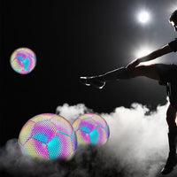Thumbnail for Ariko Ballon de football en cuir lumineux | Réfléchissant | Holographique | Brille dans le noir | Unisexe | Taille 5 | Avec pompe, aiguille et sac de rangement pratique
