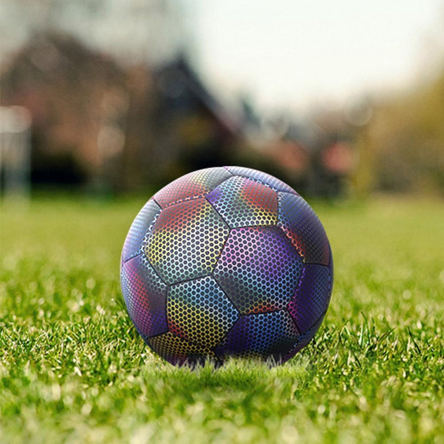 Ariko Fußball aus leuchtendem Leder | Reflektierende | Holografisch | Im Dunkeln leuchten | Unisex | Größe 5 | Mit Pumpe, Nadel und praktischer Aufbewahrungstasche