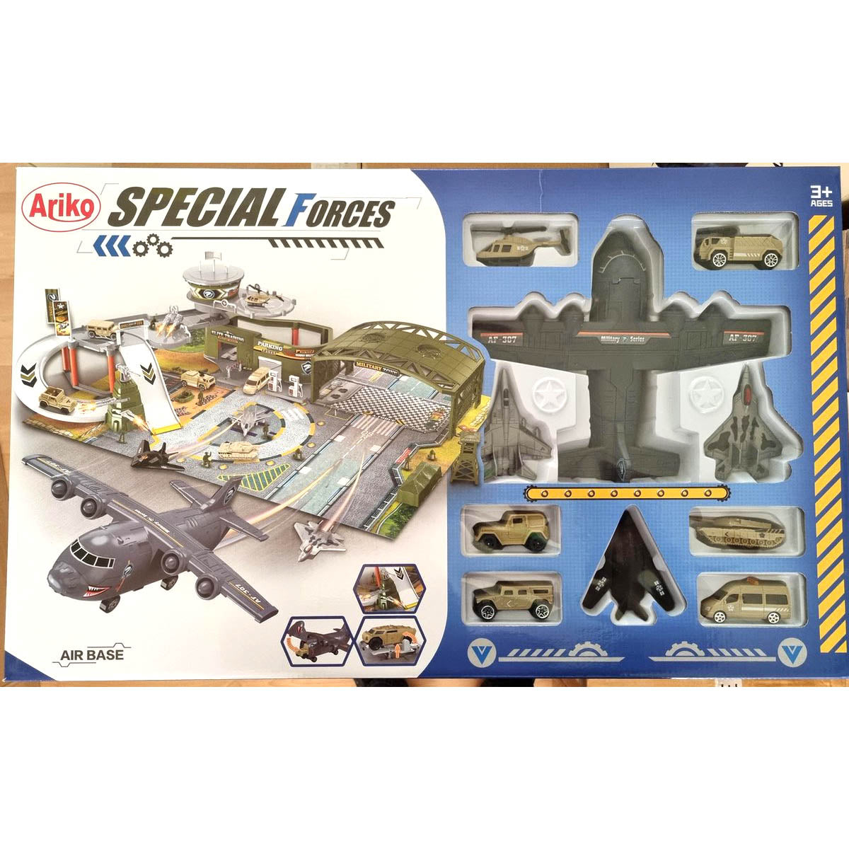 Ariko Luxe Special forces vliegveld | Militaire vliegbasis | Luchthaven Speelgoed set | met speelgoedkleed | Parking | Garage | Tankstation | 3 vliegtuigen | 1 helikopter | 1 legertank | 3 voertuigen