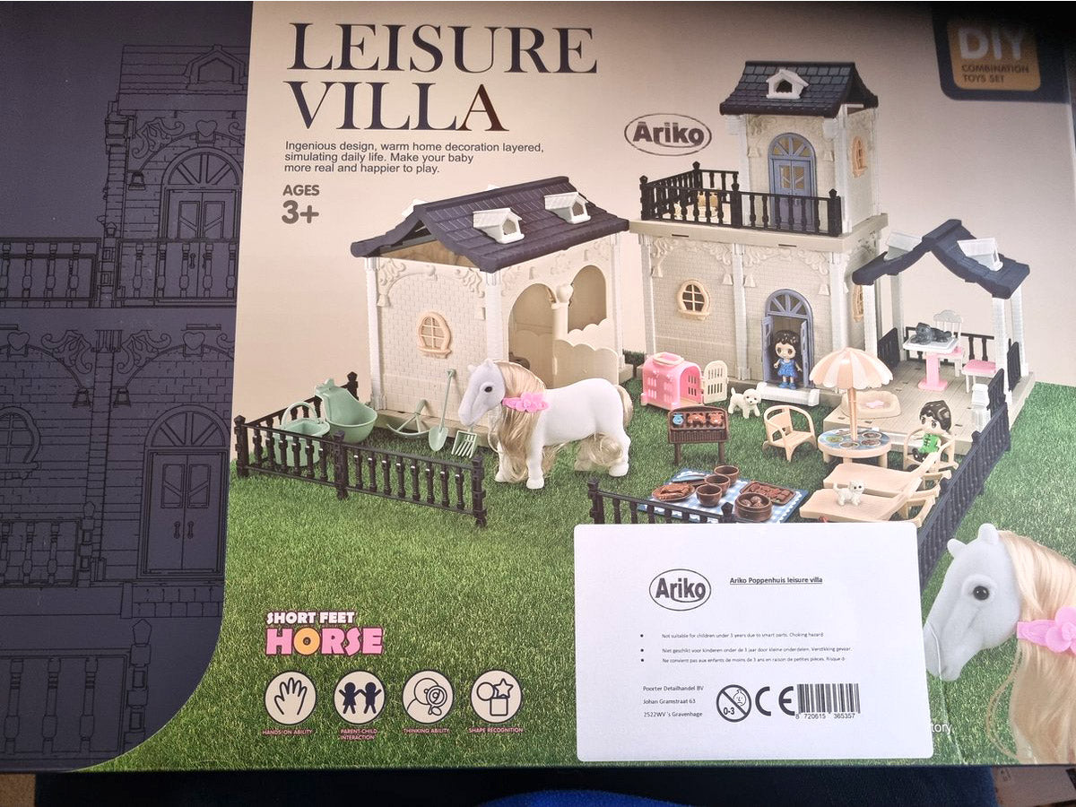<tc>Ariko</tc> Luxury Villa Dollhouse with horse stable - 180 parts - very extensive