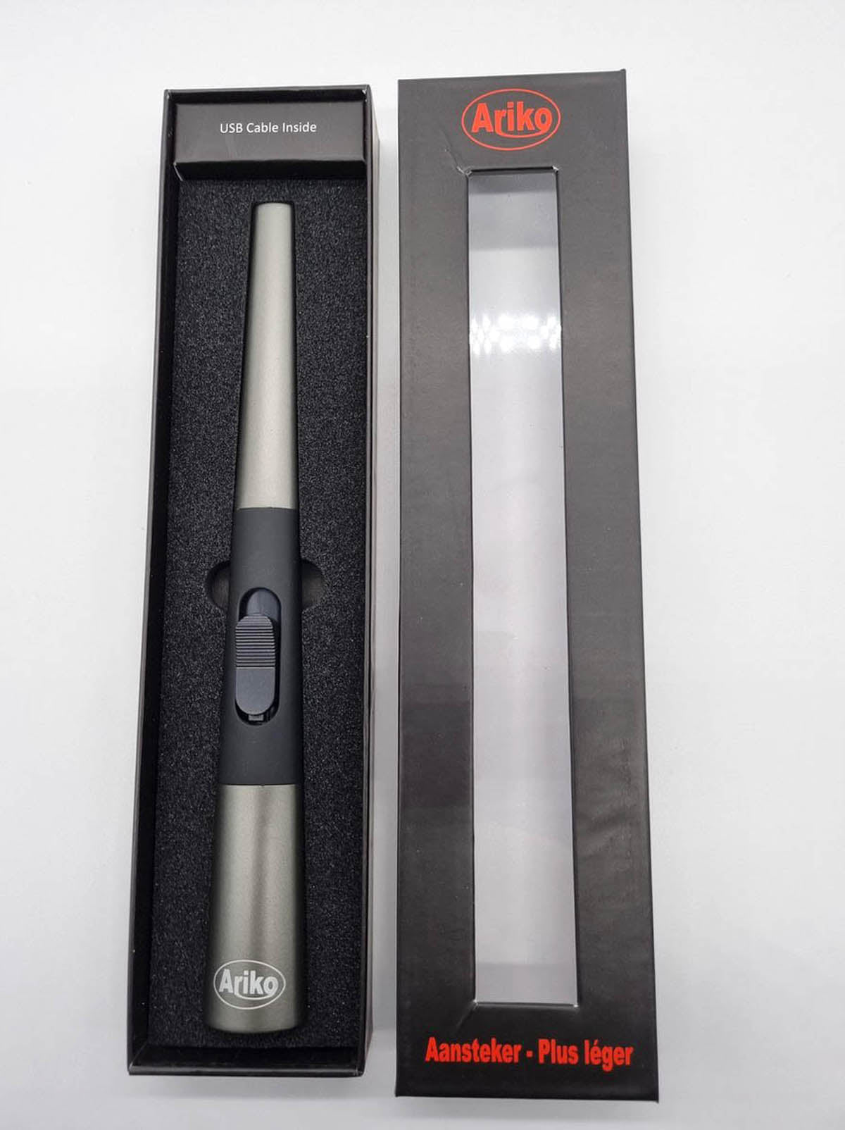 Ariko Briquet à arc plasma de luxe (noir) dans une boîte cadeau | Rechargeable par USB | Briquet électrique sans flamme pour cuisine, chandelle, BBQ ou foyer| Intérieur et extérieur| Design chic